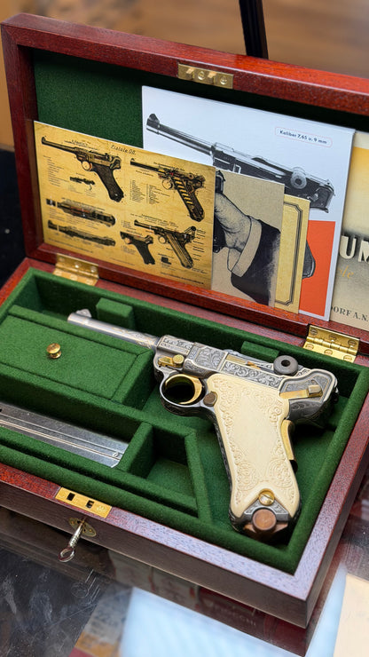 Mauser P.08 Parabellum – Oak Leaf Engraving with Gold Line Inlay