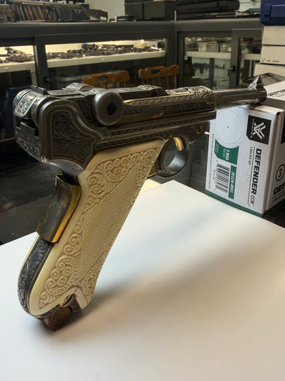 Mauser P.08 Parabellum – Oak Leaf Engraving with Gold Line Inlay