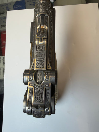 Mauser P.08 Parabellum – Oak Leaf Engraving with Gold Line Inlay
